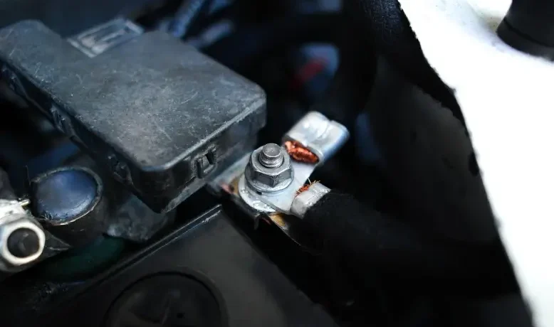 what is a ground wire in a car