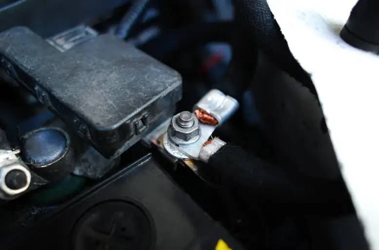 what is a ground wire in a car
